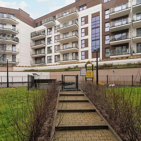 Modern With Parking Near Malta By Renters