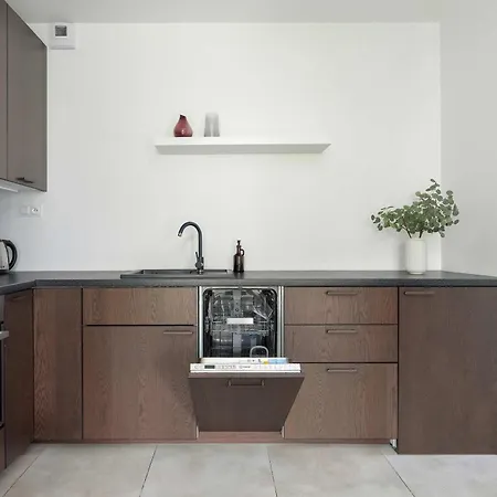 Modern With Parking Near Malta By Renters Apartment