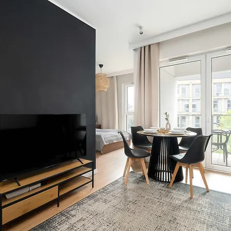 Modern With Parking Near Malta By Renters *