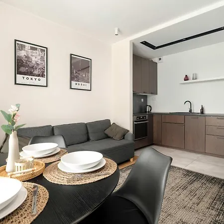 Modern With Parking Near Malta By Renters *